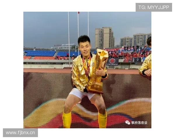 为何特罗萨德长期被忽视？效率型前锋的真实价值