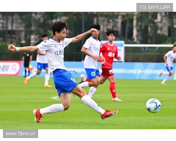 范加尔执教理念强调战术纪律与体系化建队,注重青训融合与长期竞争力塑造