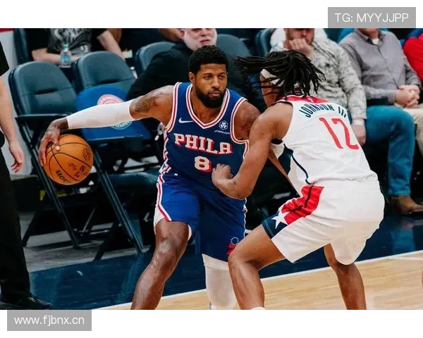 保罗·乔治家的冰箱里塞满了蛋白粉，连瓶冰啤酒都找不到